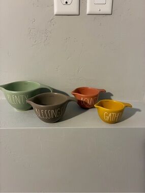 Rae Dunn Measuring cups